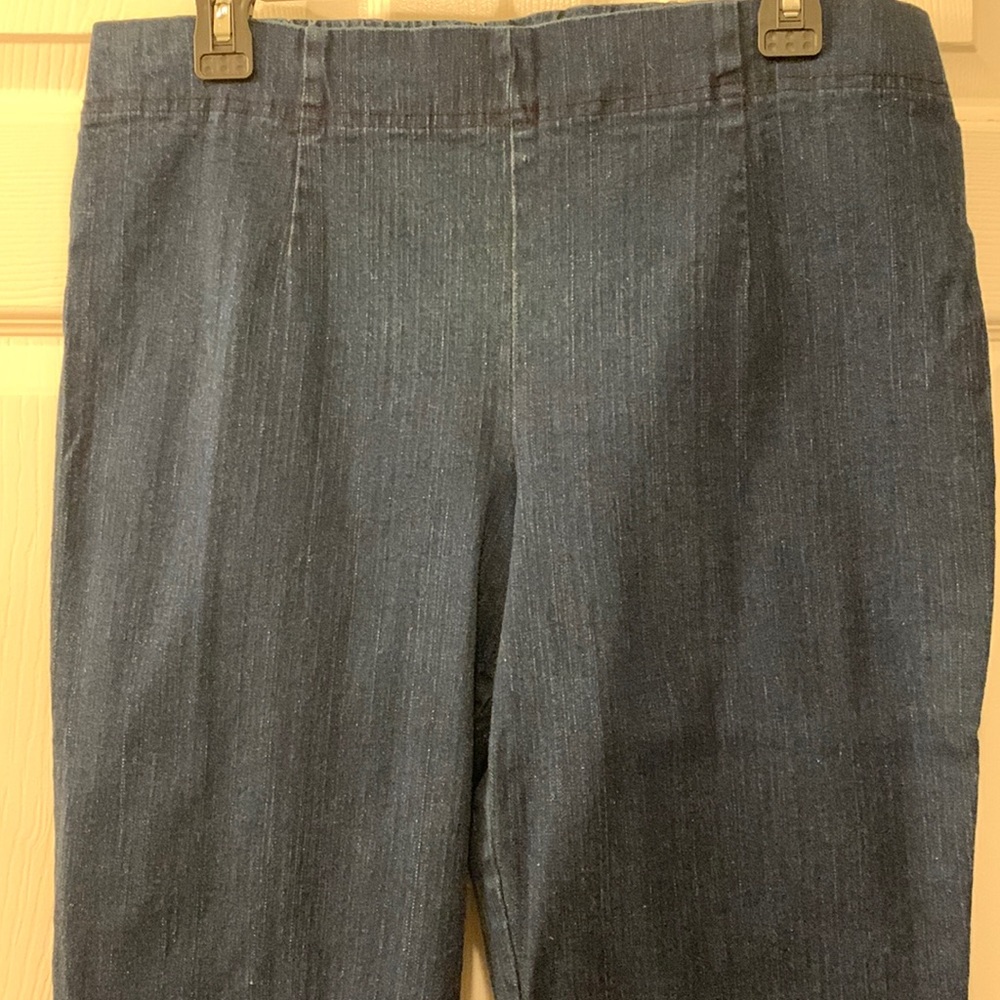 WHITE STAG CROPPED STRETCHY DENIM JEAN SZ 16::FLAT FRONT:98% COTTON 2% SPANDEX